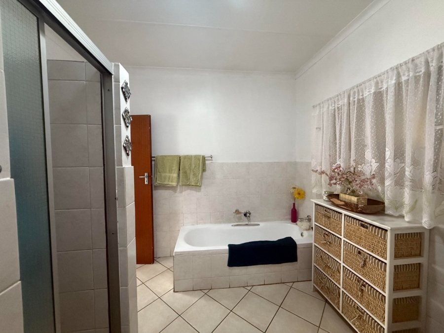 3 Bedroom Property for Sale in Ifafi North West